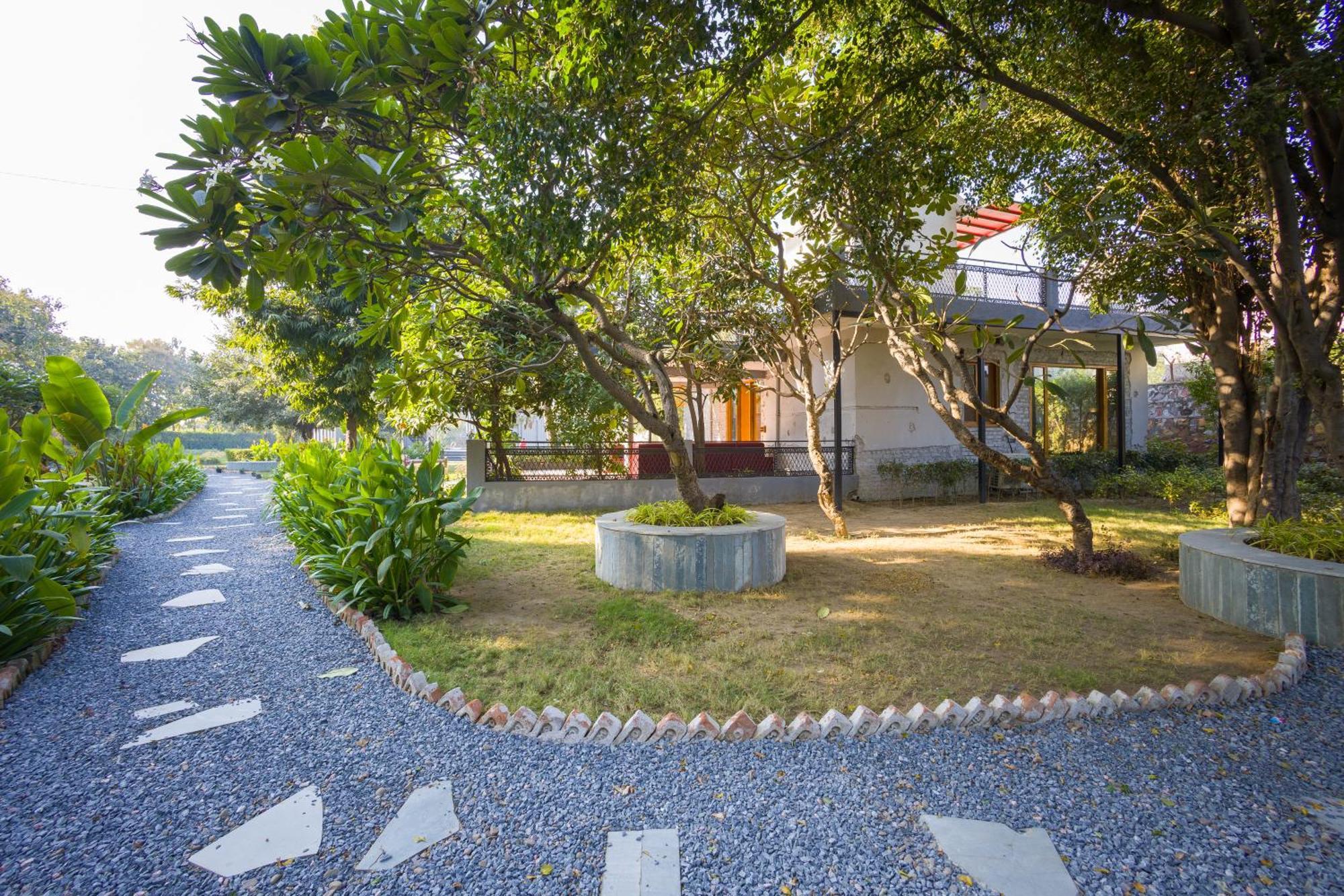 Elivaas Hidden Oasis 4Bhk With Pool, Mud House & Container House Villa Dhauj ภายนอก รูปภาพ