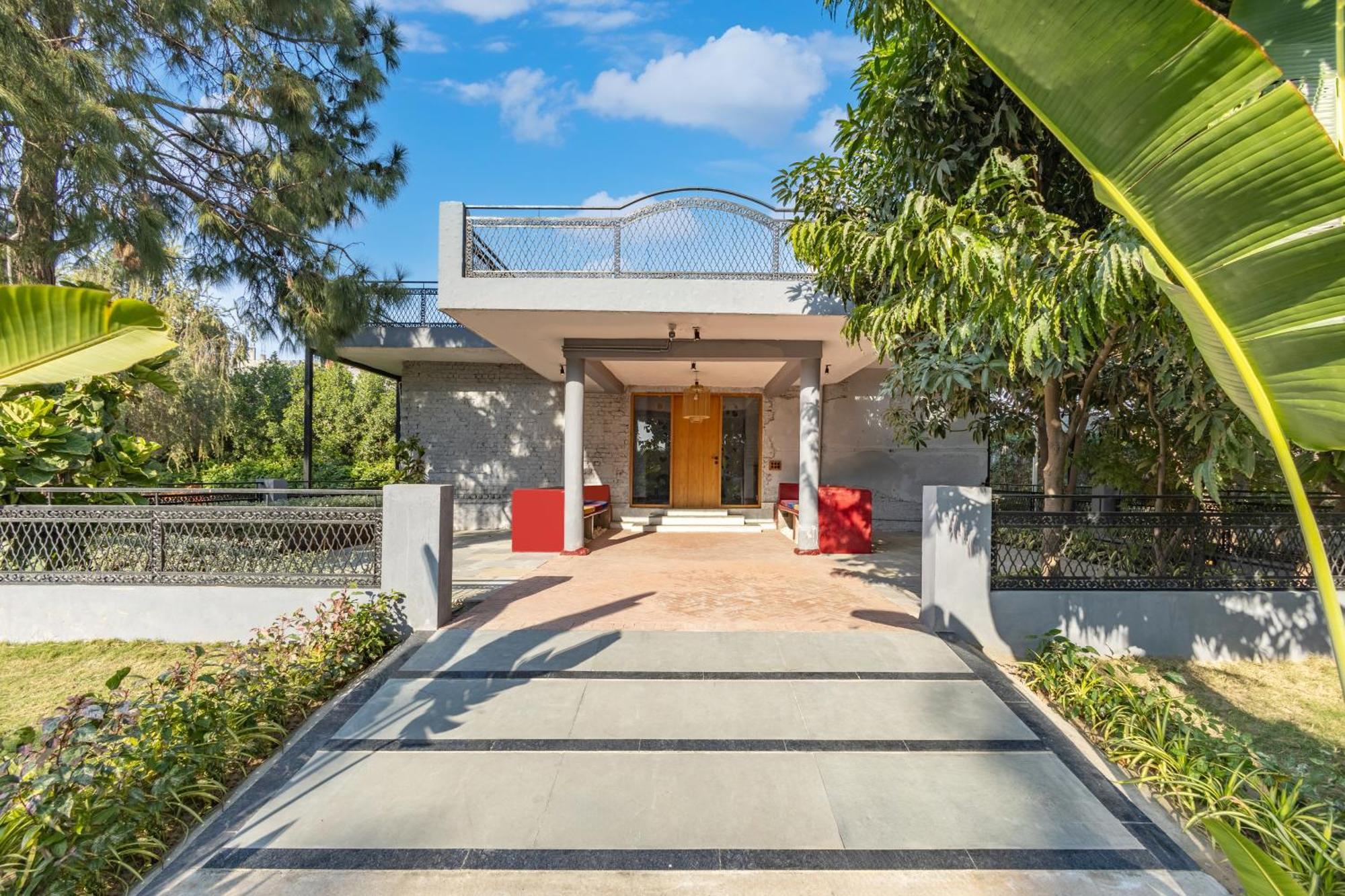 Elivaas Hidden Oasis 4Bhk With Pool, Mud House & Container House Villa Dhauj ภายนอก รูปภาพ