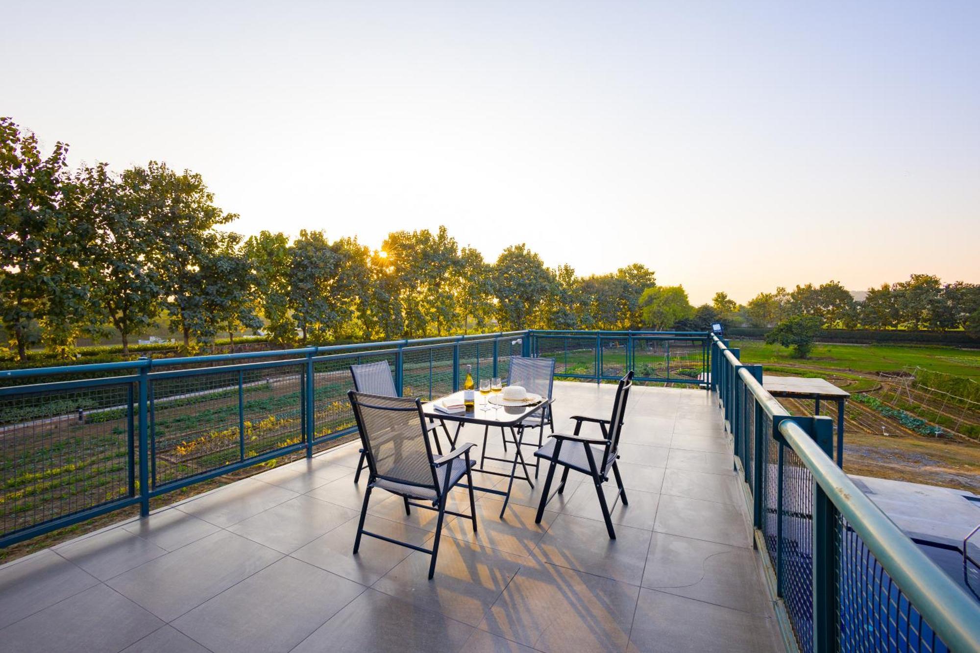 Elivaas Hidden Oasis 4Bhk With Pool, Mud House & Container House Villa Dhauj ภายนอก รูปภาพ