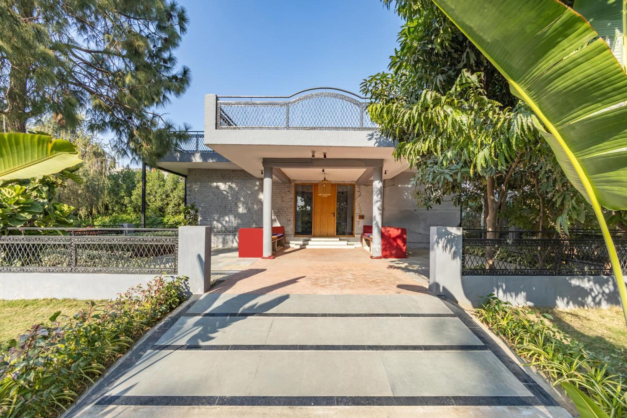 Elivaas Hidden Oasis 4Bhk With Pool, Mud House & Container House Villa Dhauj ภายนอก รูปภาพ